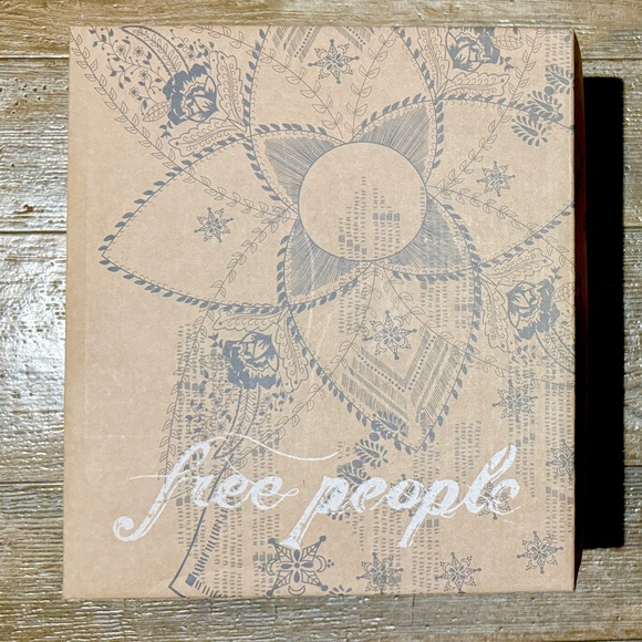 ✦ Free People ✦ Purple Suede Heels ✦ Size 7 ✦ NWT ✦ - Picture 9 of 9